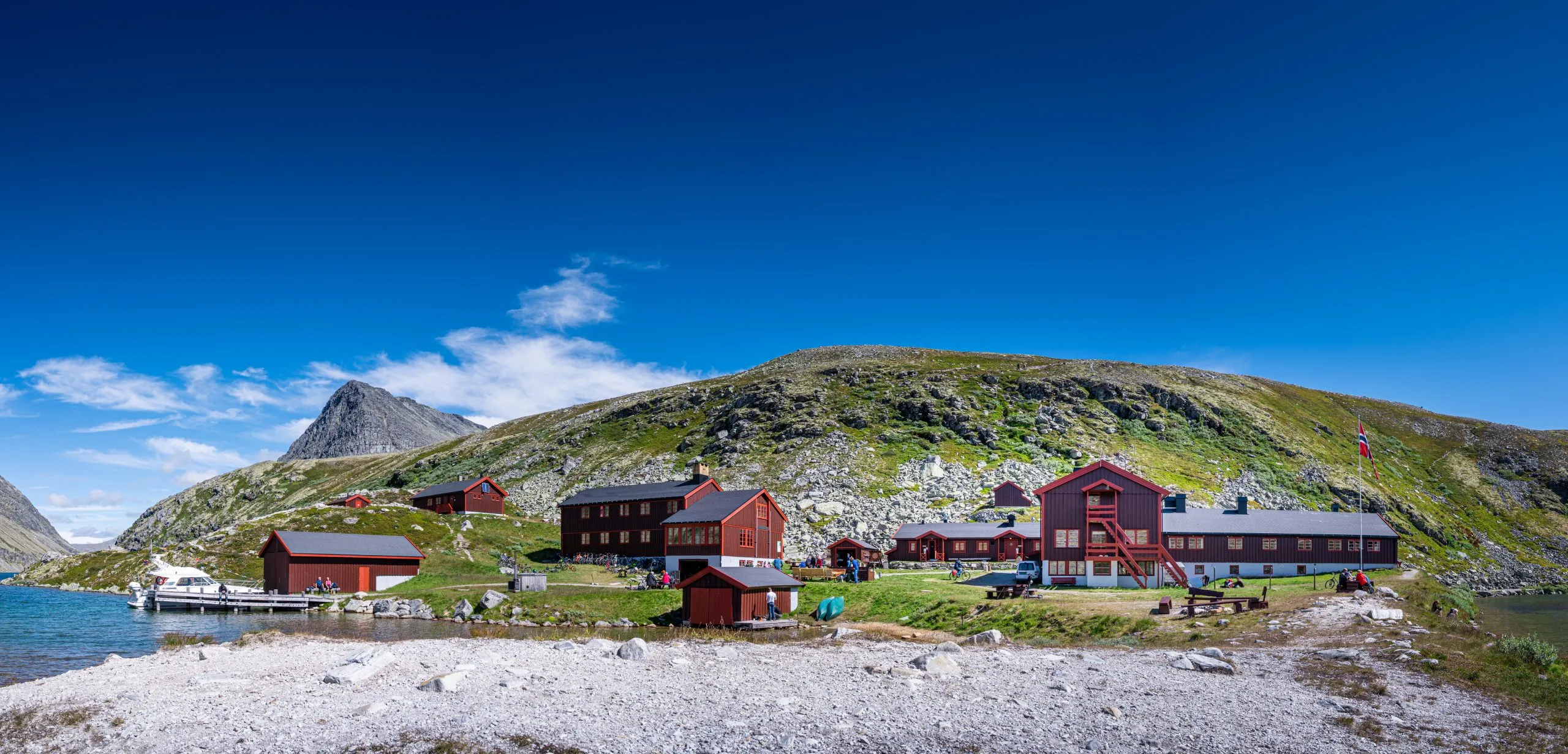 Rondvassbu DNT hut in Rondane nationaal park, Noorwegen
